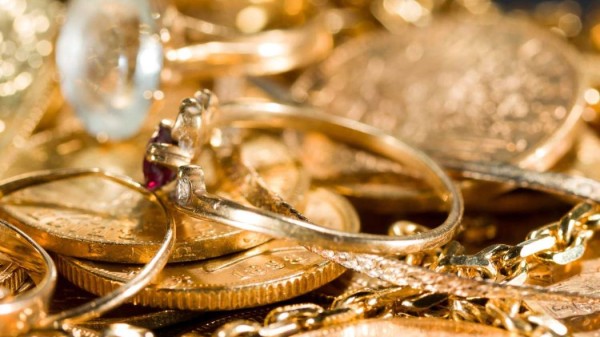 نرخی مسقاڵێک زێڕ نزیکەی 10 هەزار دینار دابەزی